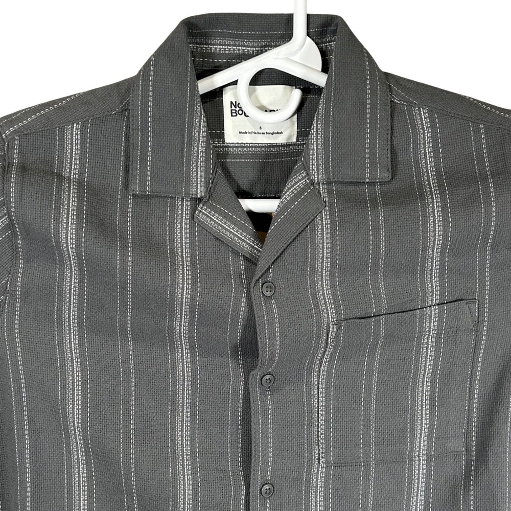 No Boundaries Mens Textured Camp Collar‎ Shirt Grey Striped Size S